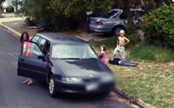 hilarious-images-caught-on-google-maps-street-view-15