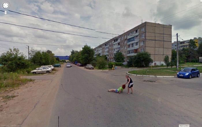 hilarious-images-caught-on-google-maps-street-view-16