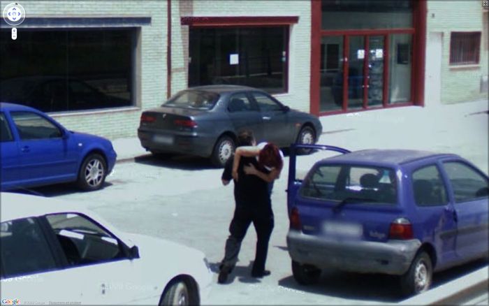 hilarious-images-caught-on-google-maps-street-view-2