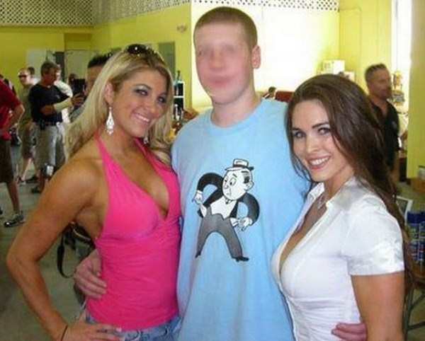 boob photobombs 11