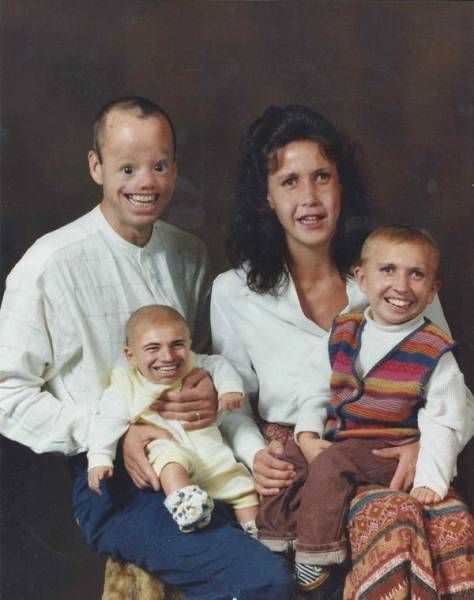 Most Awkward Family Photos 16
