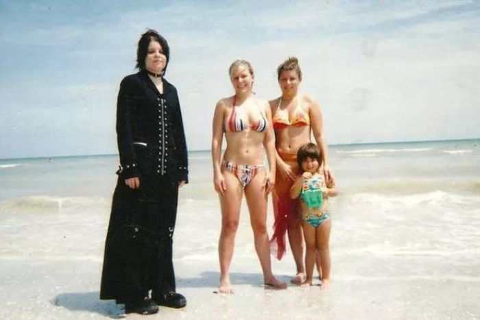 Most Awkward Family Photos 14